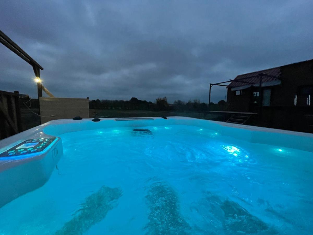 Myinsolite - Tiny-House, Jacuzzi, Brasero, Piscine Aigues-Mortes Exterior foto